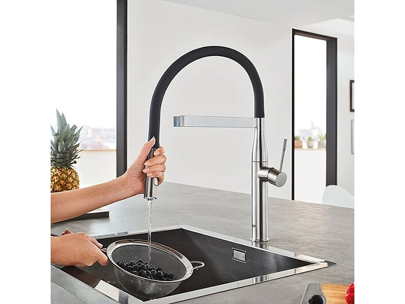 Купить Смеситель для кухни с проф лейкой Grohe Essence 30294000