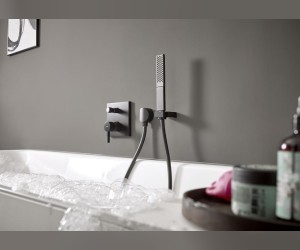 Ручной душ Hansgrohe Rainfinity 100 26866340, 1 тип струи, чёрный хром